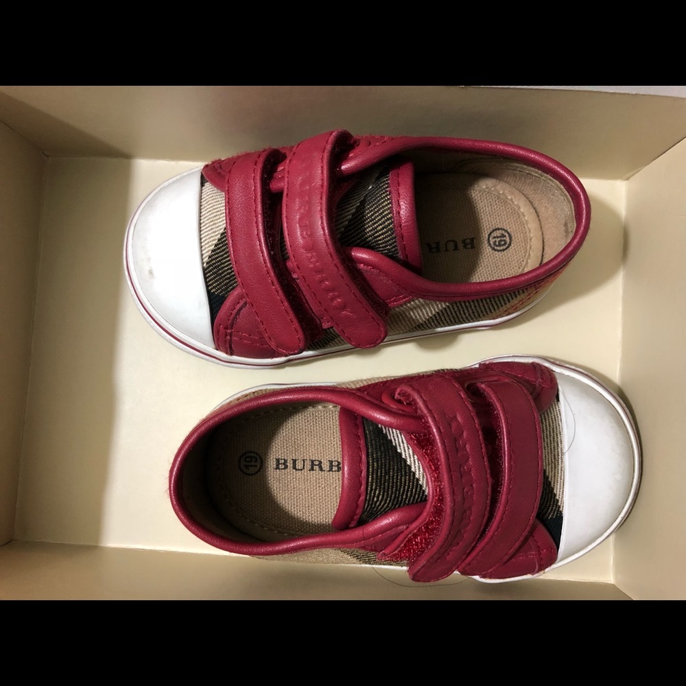 Authentic toddler Burberry sneakers (Boys)